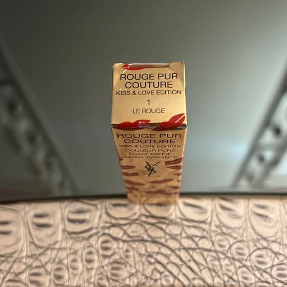 NIB! YSL Rouge Pur Couture Kiss & Love Collection Lipstick In Color #1. - Picture 6 of 11